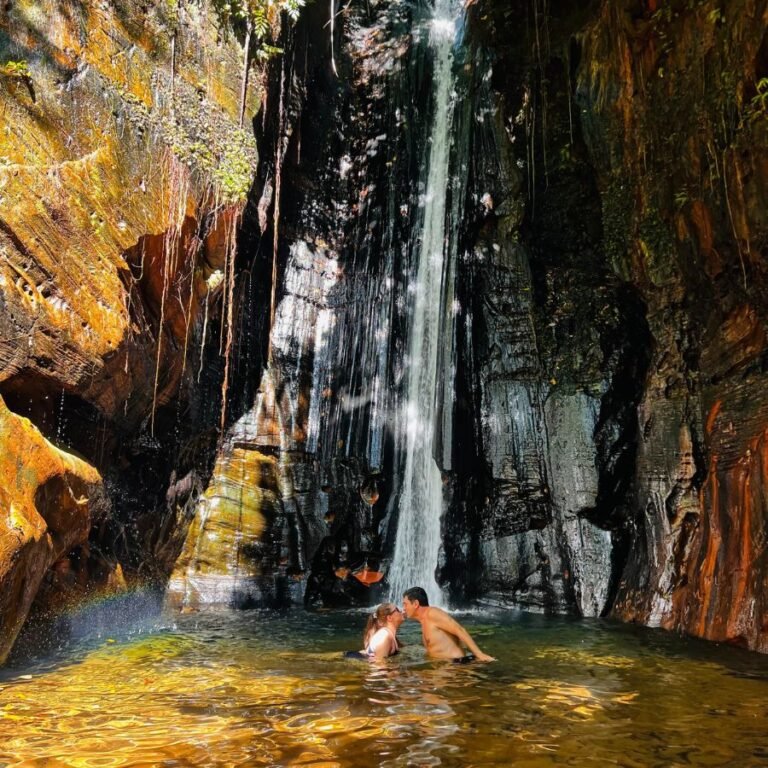 Cachoeira do Capelão Pedra Caída - Chapada das Mesas
